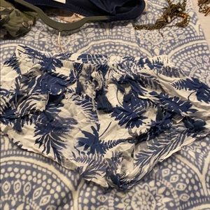 Blue leaves flowy shorts
